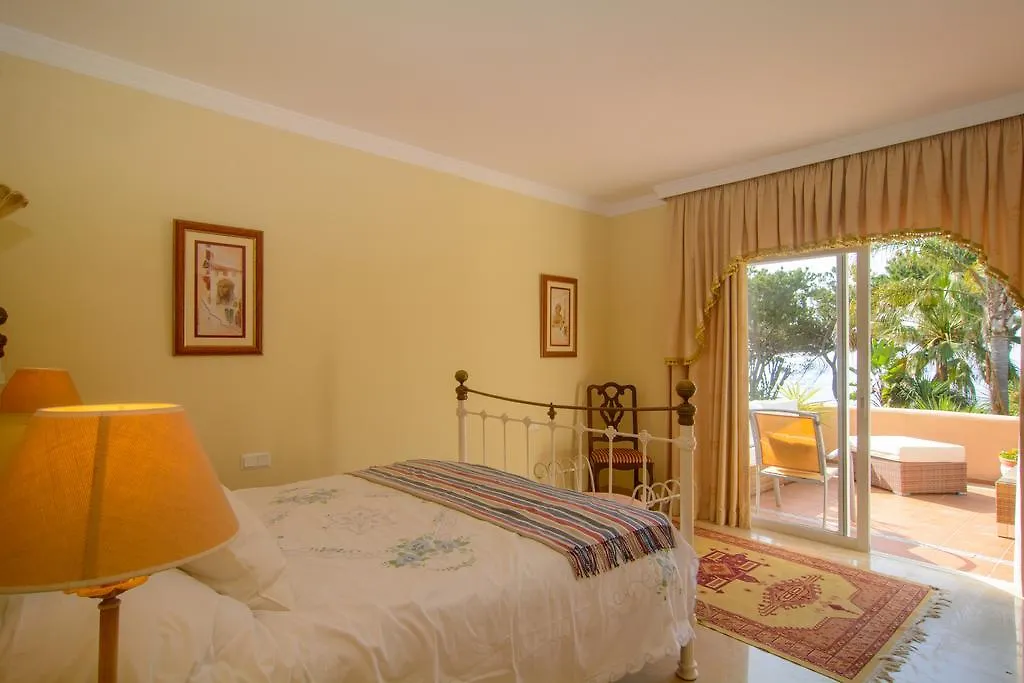 First Line Townhouse Venalmar Holiday home Estepona Spain